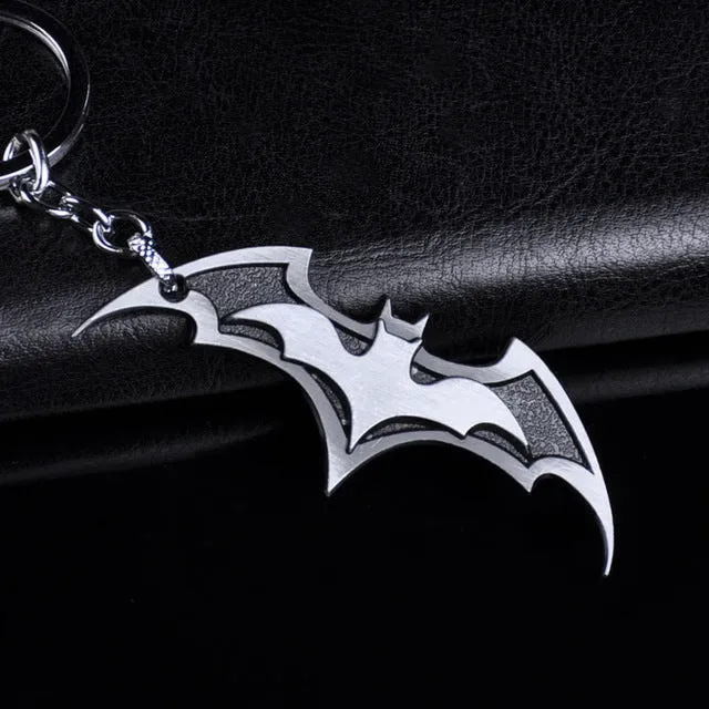 Superhero Batman Keychain Men Trinket Marvel Spiderman Key Chain V for Vendetta Iron Man Key Ring Holder Jewelry Gift Souvenirs